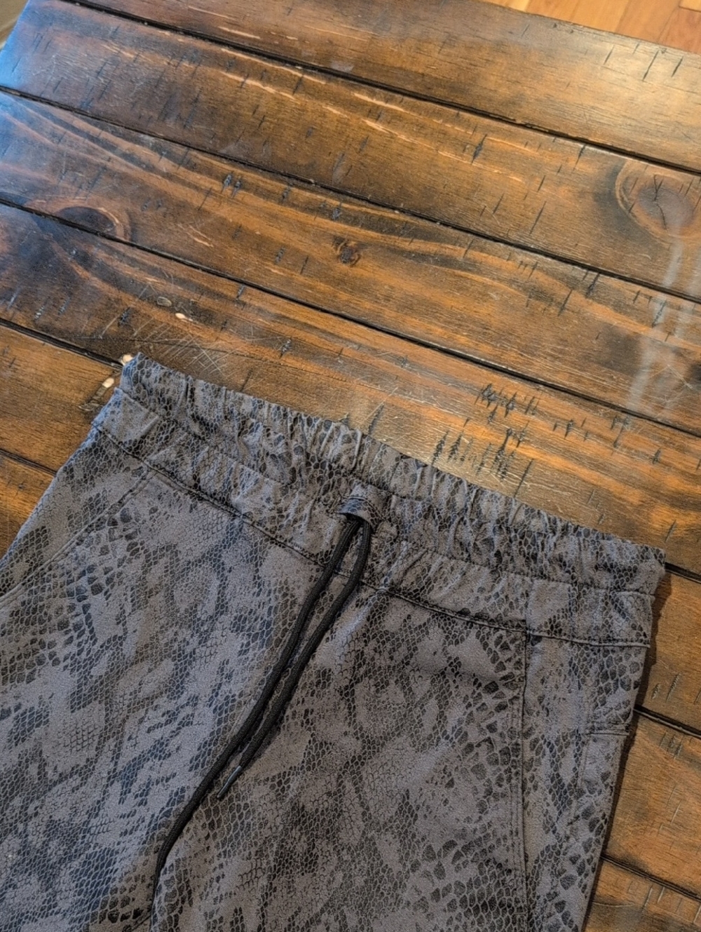 Bevy Flog Python Snake Shely Pants - Picture 3 of 7